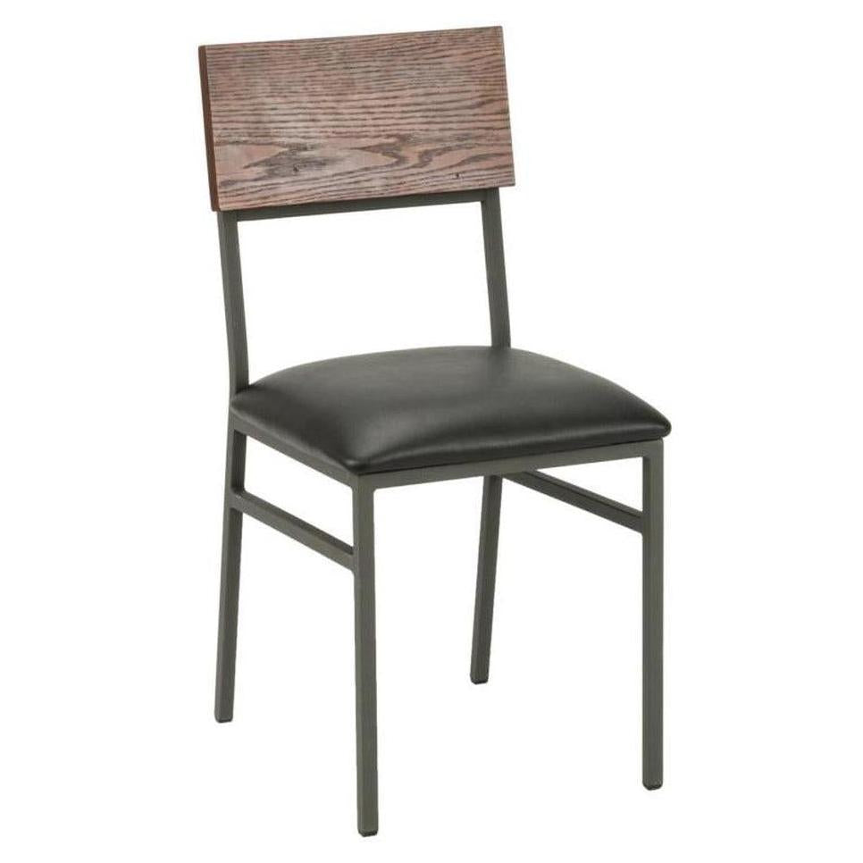 Chaise de metal con respaldo de madera estilo mediados de siglo.