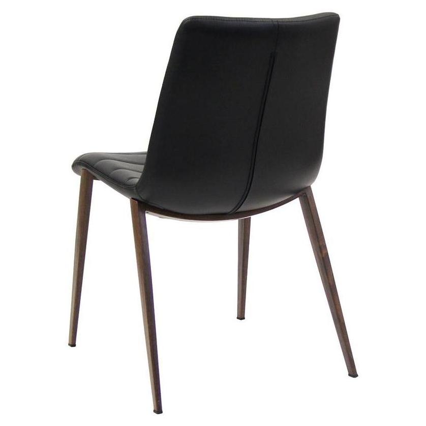 Chaise interior de metal con asiento y respaldo de vinilo negro