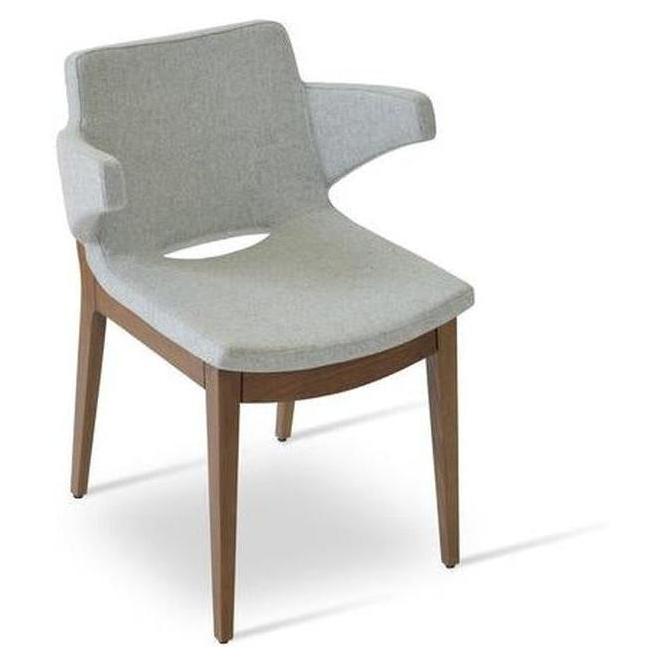 Fauteuil MONTENEGRO rembourré avec accoudoirs et piétement bois