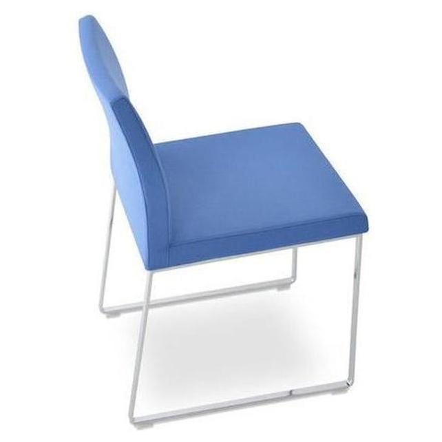 Chaise Aria sur piétement traîneau