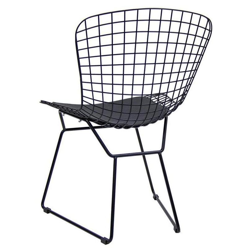 Chaise interior de metal negro con asiento acolchado removible