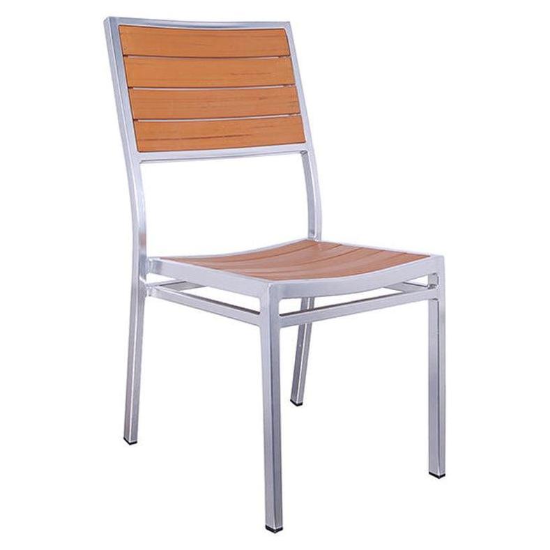 Tumbona exterior de aluminio con listones de imitación de teca