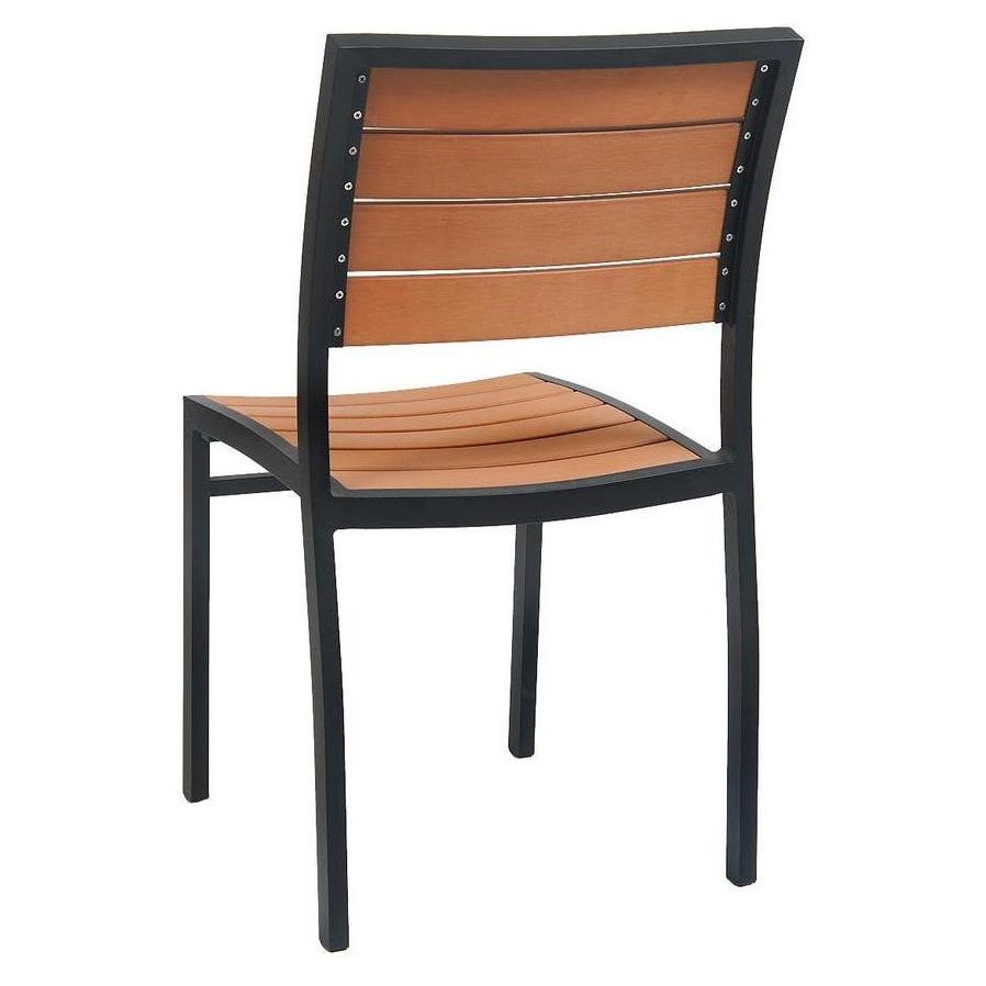 Tumbona exterior de aluminio negro con listones de imitación de teca