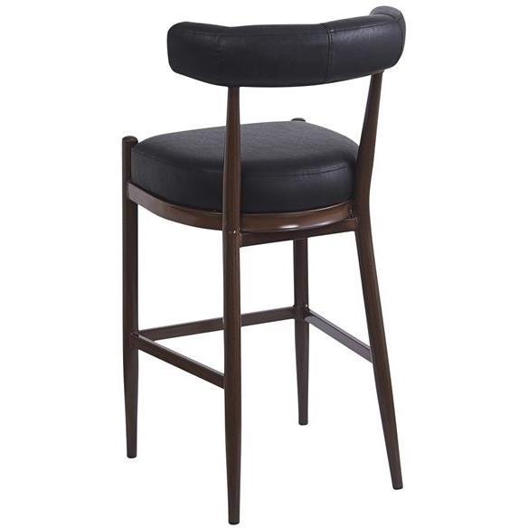 Taburete de bar acolchado con respaldo curvado y estructura de metal con acabado de nogal.