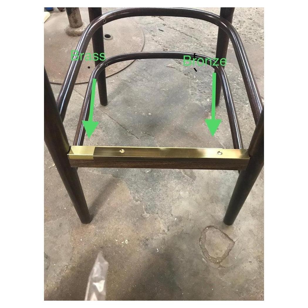 Repose-pieds pour tabouret de bar en bois cintré à dossier éventail