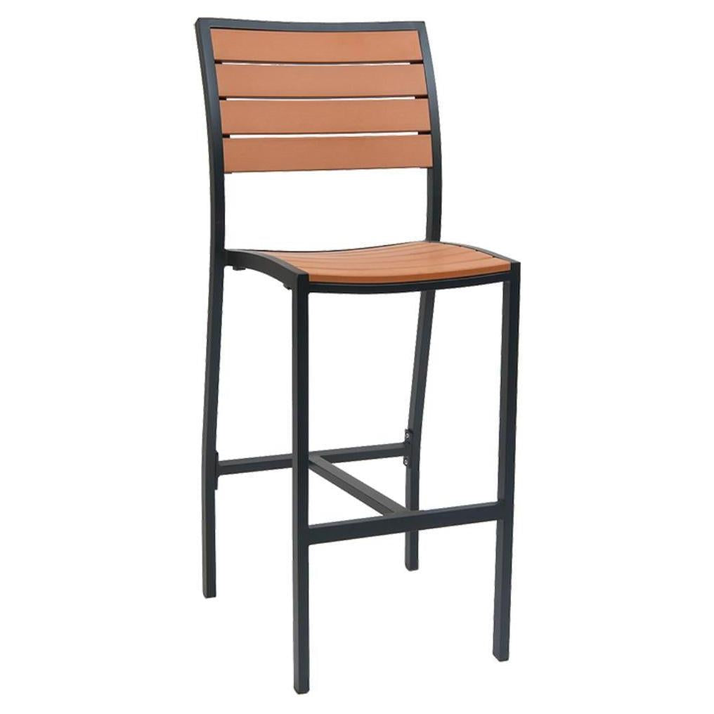 Tabouret de bar extérieur en aluminium noir avec lattes imitation teck