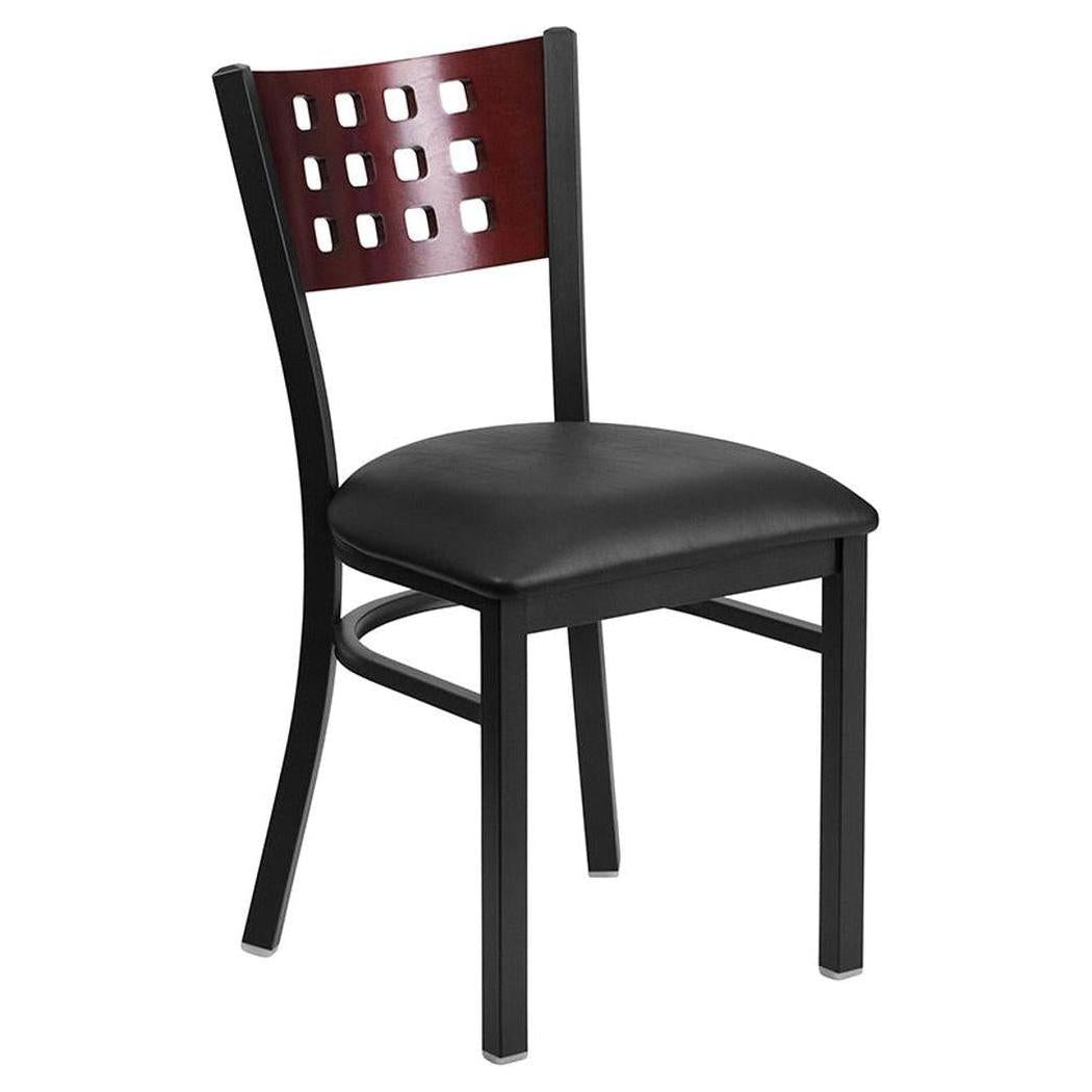 Chaise de restaurant TITAN Series en métal noir à dossier ajouré avec panneau bois acajou