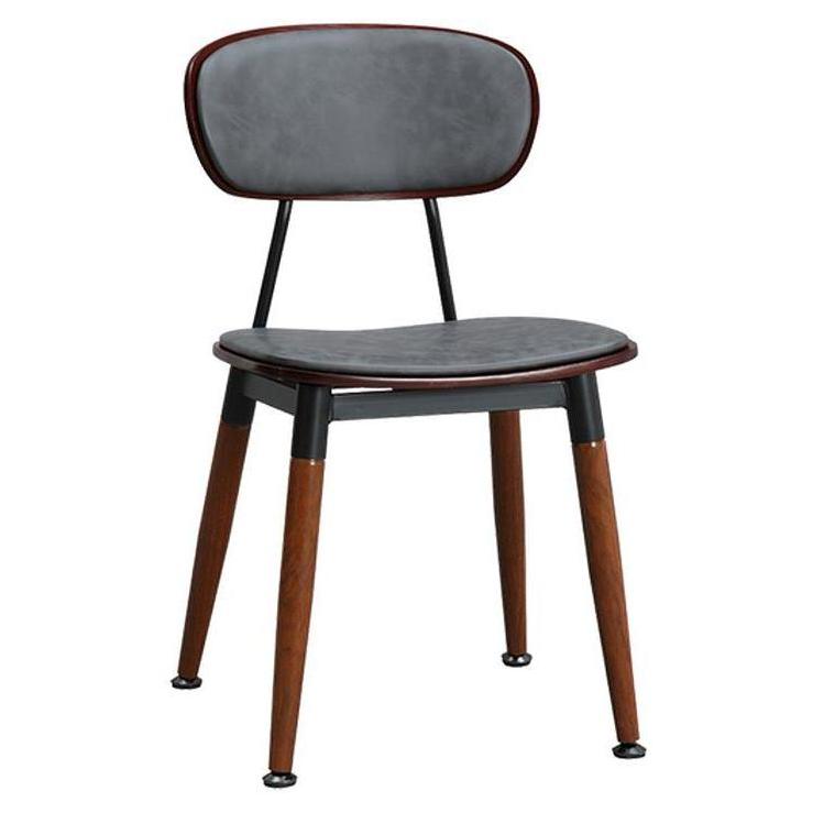 Chaise de acero con acabado en madera de nogal con asiento y respaldo de vinilo gris.