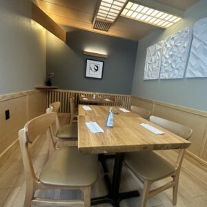 Platos de mesa de roble blanco macizo con borde natural (live edge)