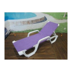 Transat Kontur empilable à structure en polypropylène blanc et assise en textilène lavande