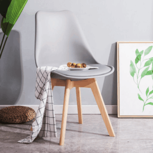 Chaise d’appoint Ralph en plastique avec coussin