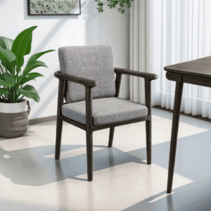 Chaise Tranquil en bois massif avec accoudoirs